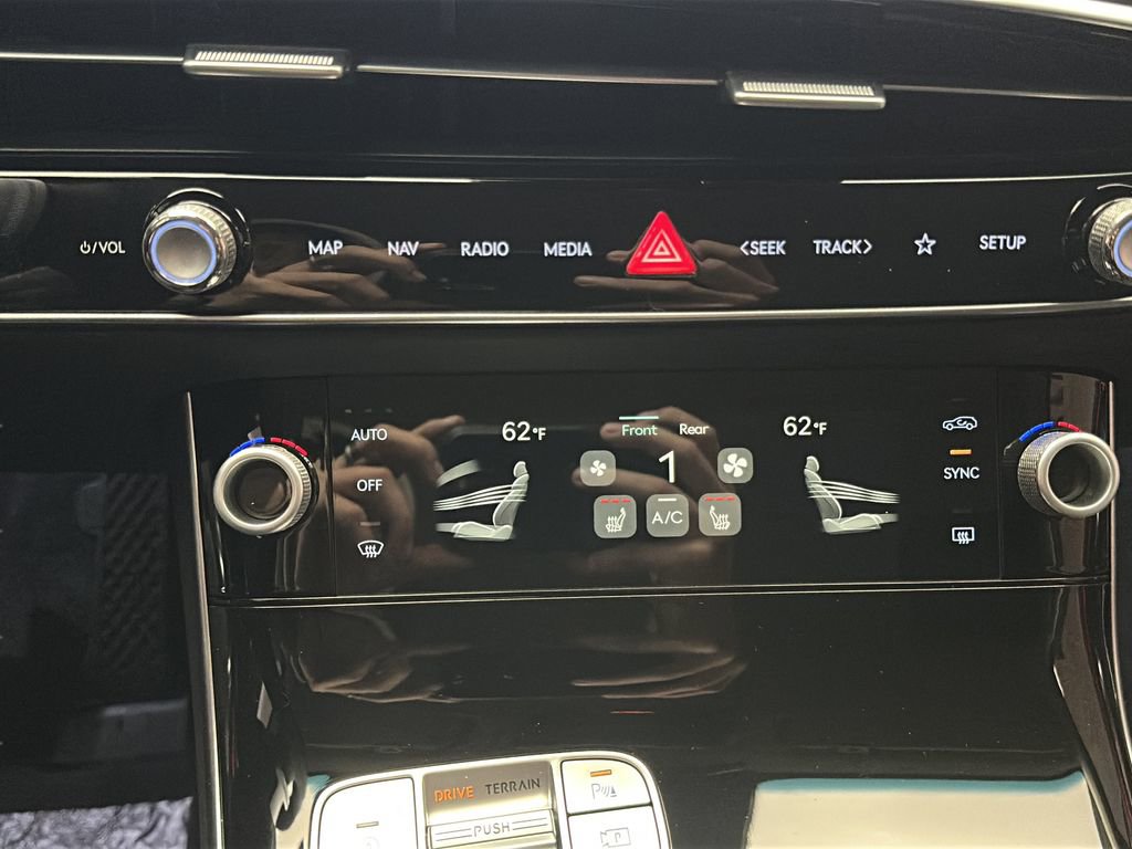 New 2026 Genesis GV70 2.5T image 26