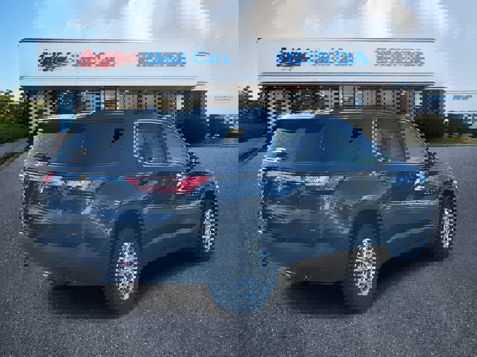 Used 2019 Chevrolet Traverse LT image 5