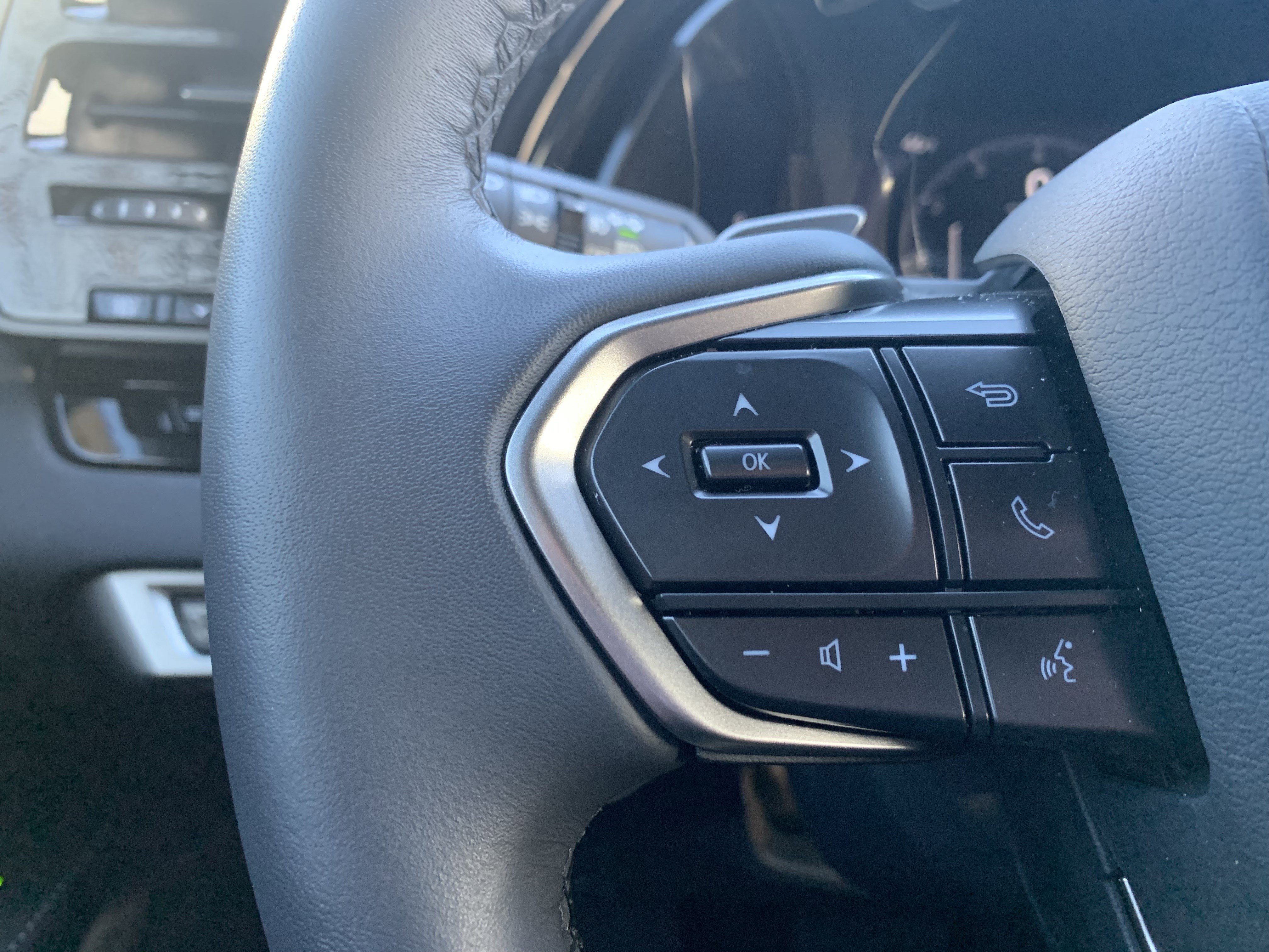 Used 2025 Lexus RX 350 Premium w/ Accessory Package image 19