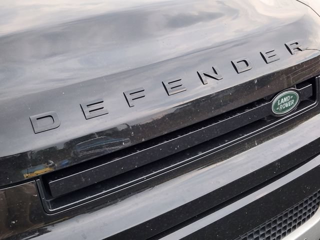Used 2023 Land Rover Defender 130 SE AWD/4WD image 4