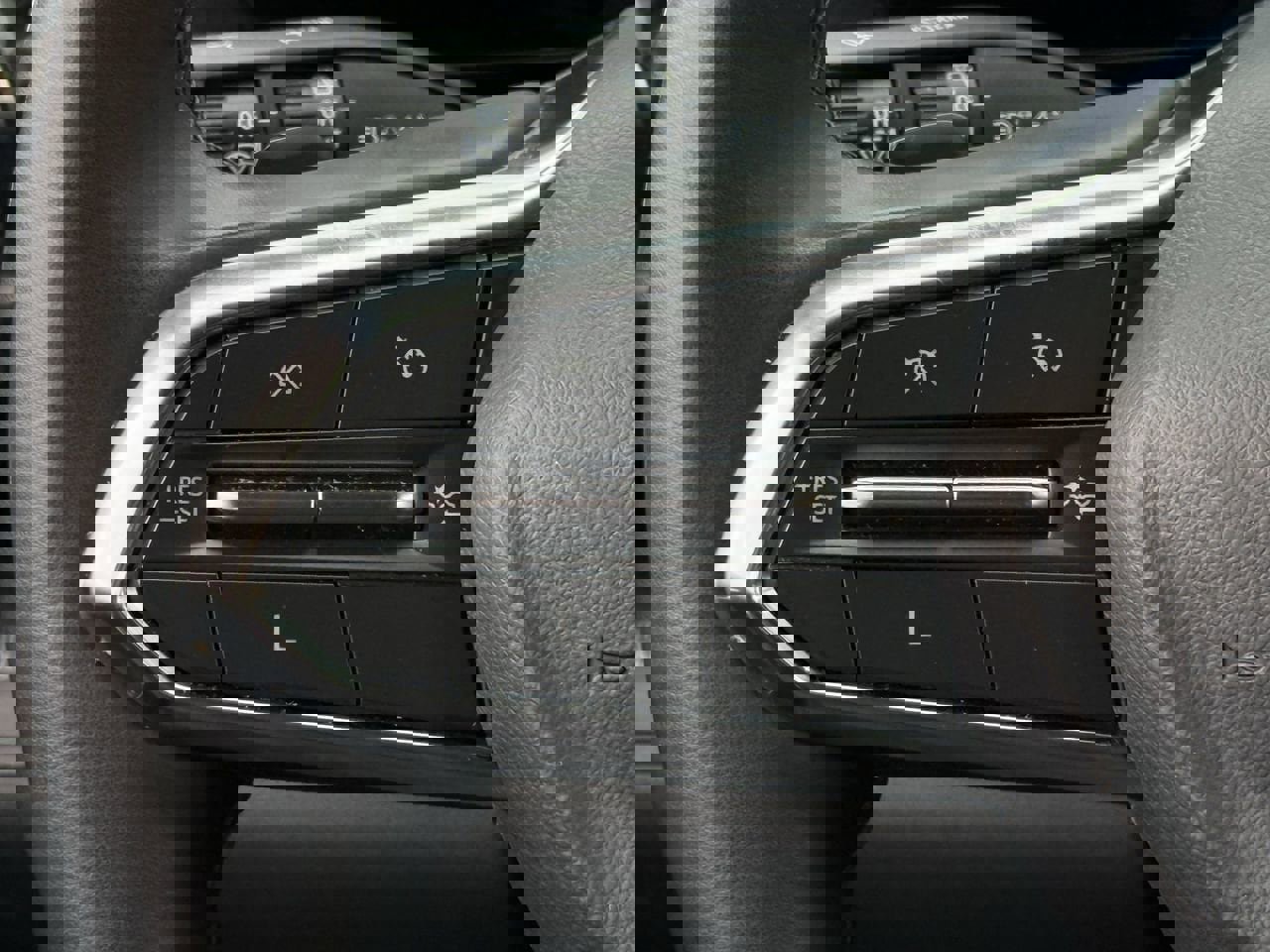 Certified 2025 Chevrolet Equinox LT image 14