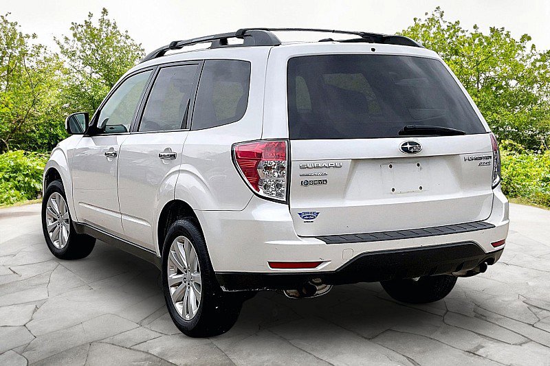 Used 2012 Subaru Forester 2.5X Premium w/ All-Weather Pkg image 4