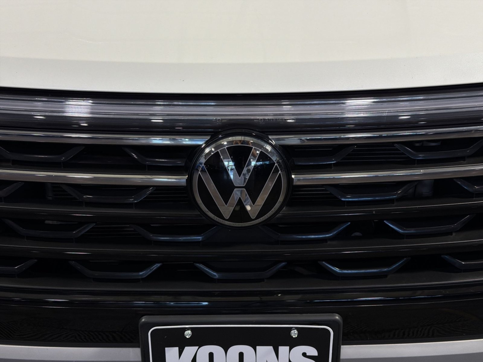 Used 2024 Volkswagen Atlas Peak Edition SEL AWD/4WD image 12