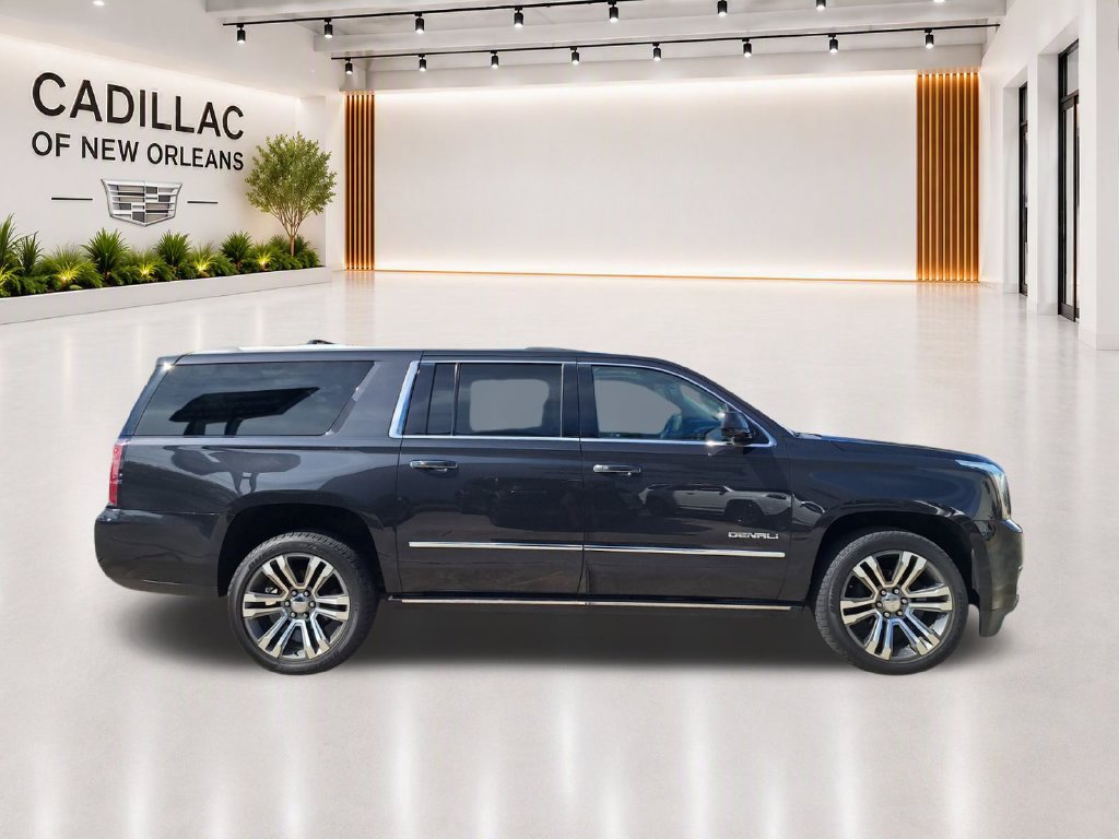 Used 2020 GMC Yukon XL Denali w/ Denali Premium Package RWD image 3