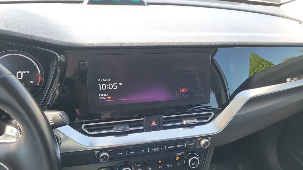 Used 2022 Kia Niro EX w/ Cold Weather Package FWD image 22