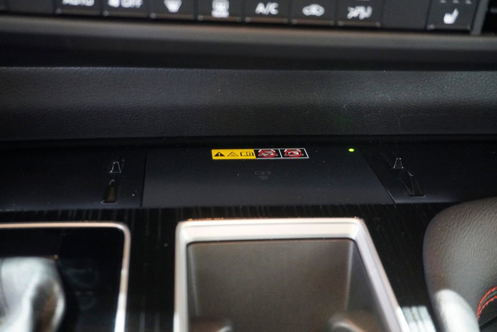 Used 2025 Toyota Sienna XSE image 22