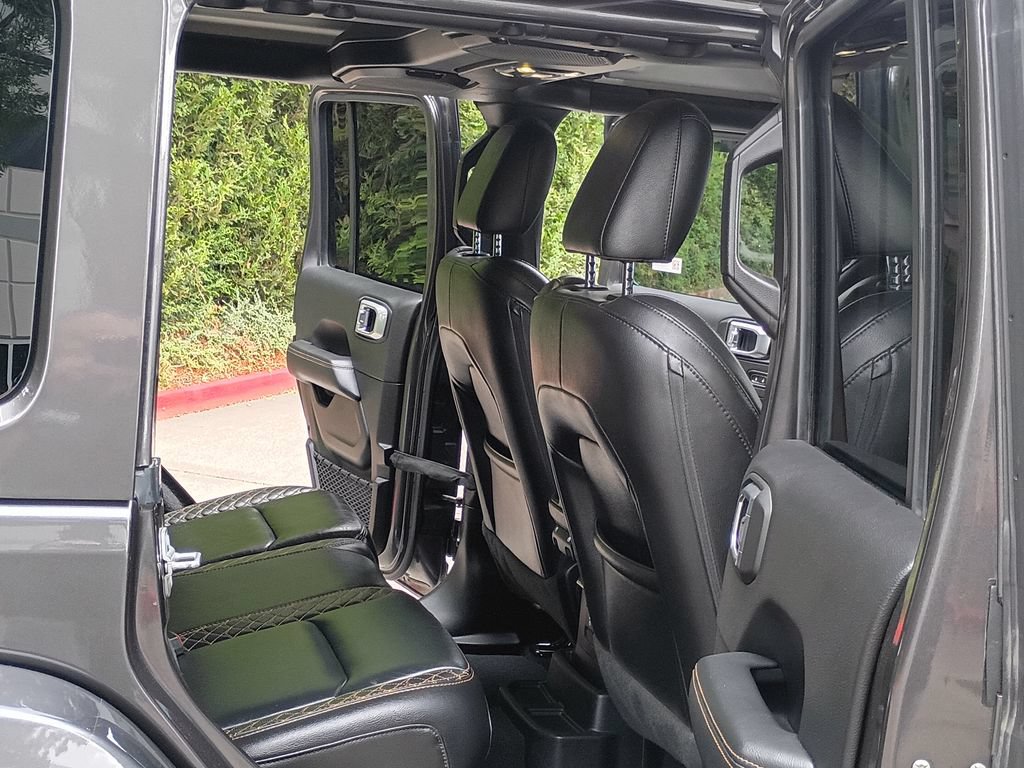 Used 2021 Jeep Wrangler Unlimited Sahara AWD/4WD image 17