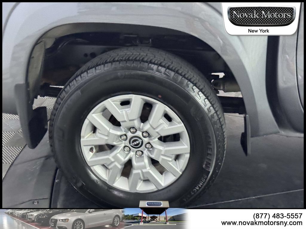 Used 2023 Nissan Frontier SV w/ SV Premium Package AWD/4WD image 6