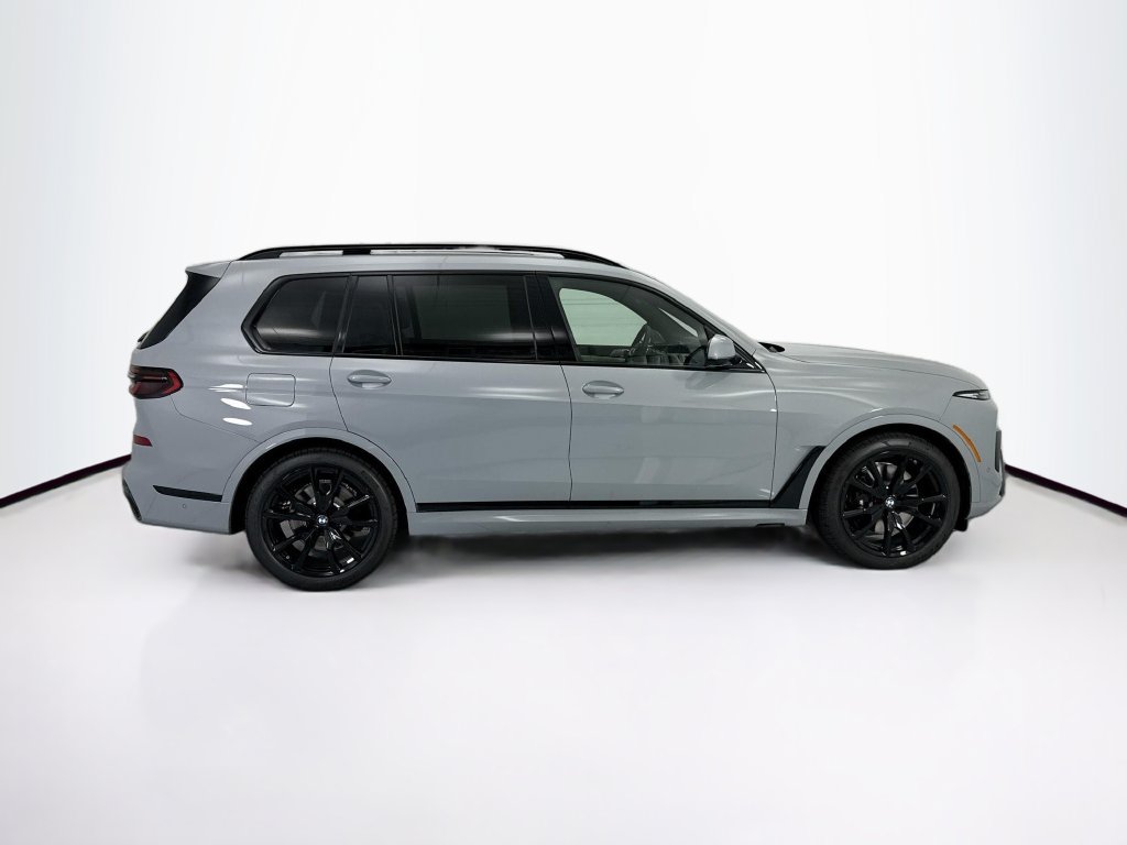 Used 2027 BMW X7 xDrive40i w/ Executive Package AWD/4WD image 4