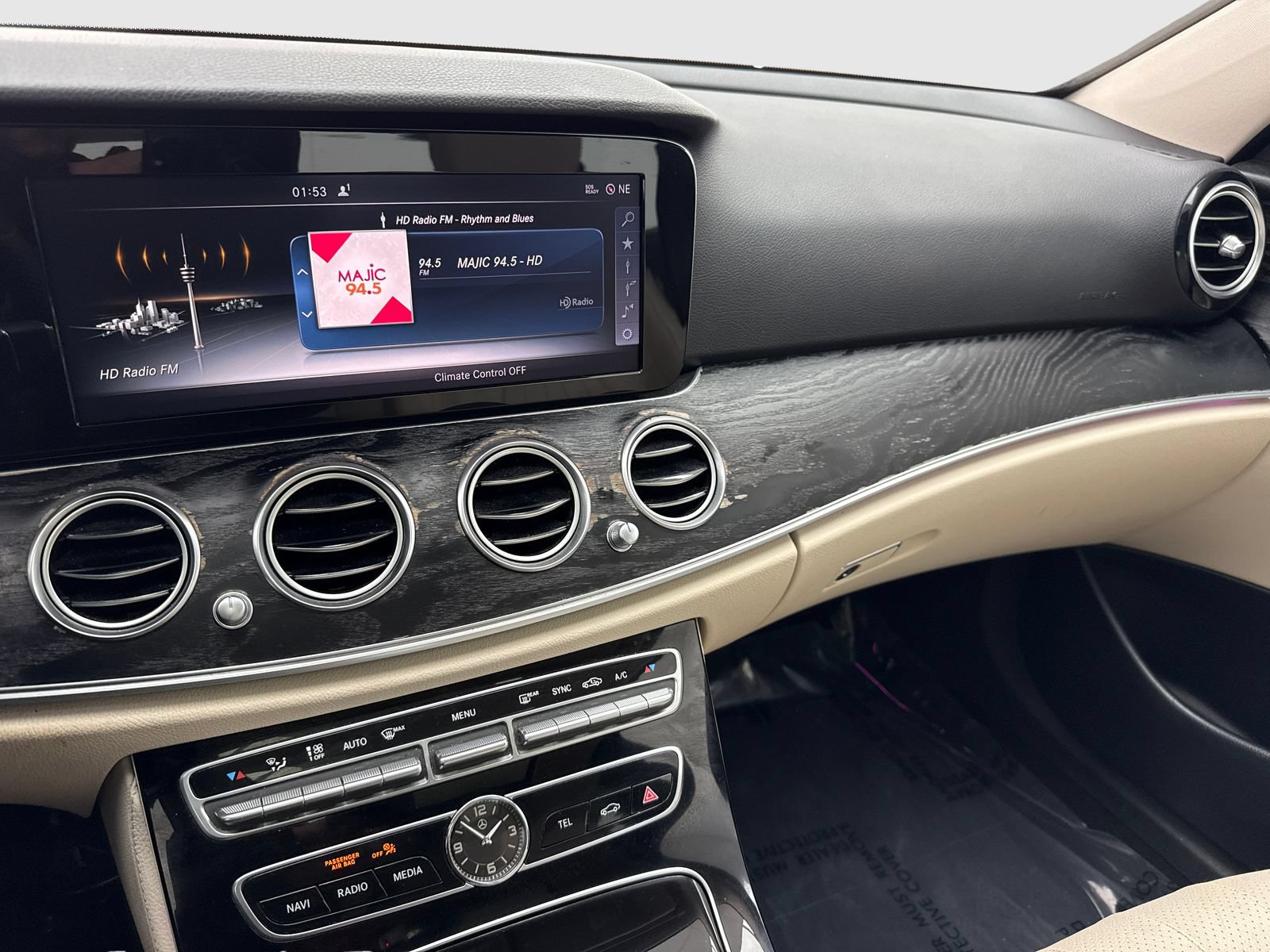 Used 2017 Mercedes-Benz E 300 4MATIC image 24