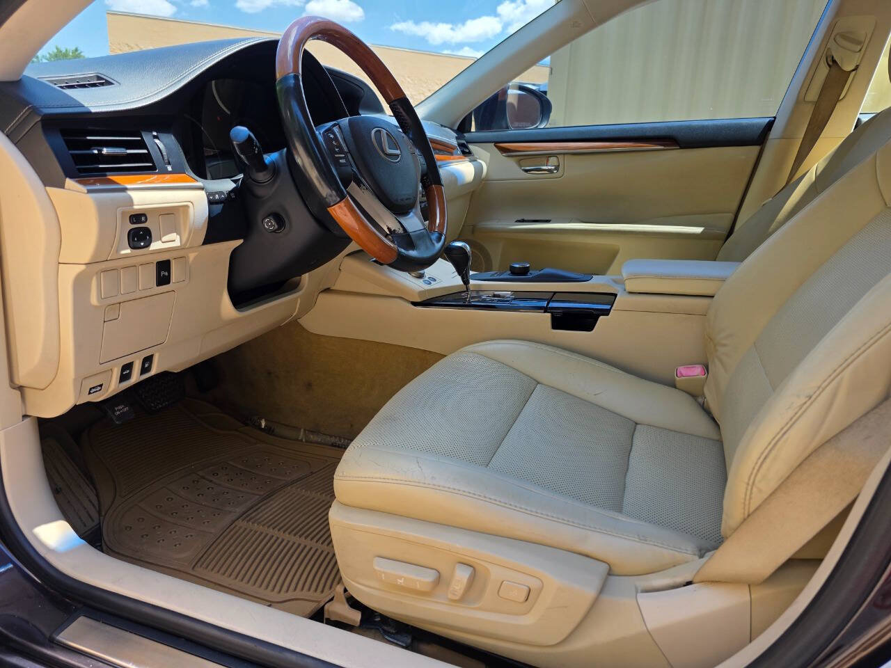 Used 2013 Lexus ES 300h w/ Premium Pkg FWD image 12