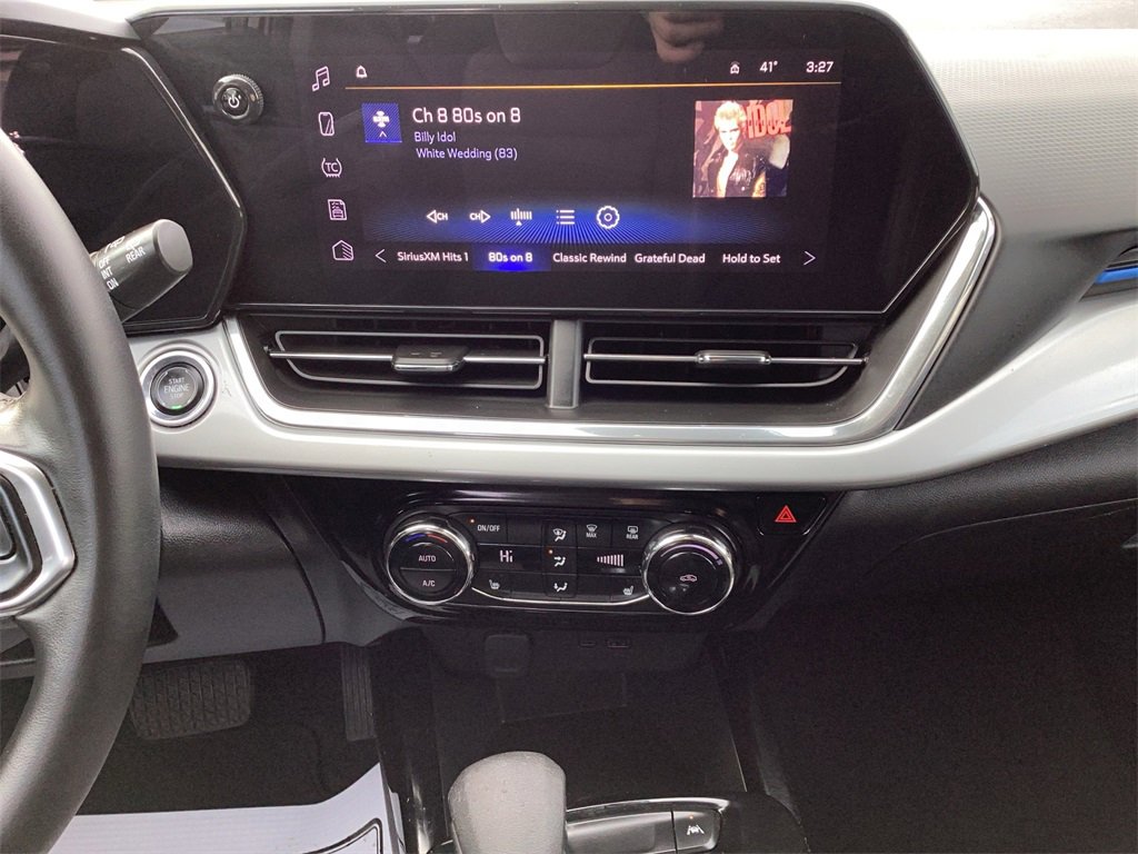 Used 2024 Chevrolet Trax LT w/ LT Convenience Package image 16