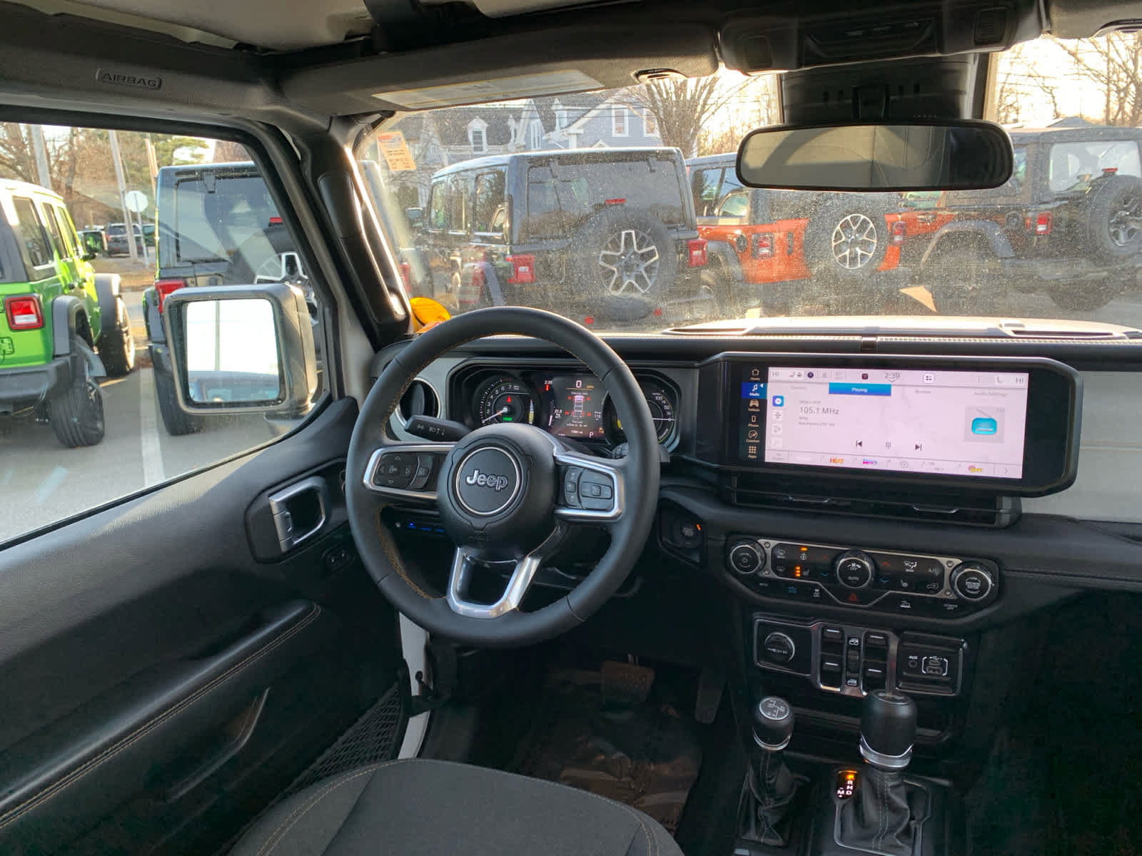 Used 2024 Jeep Wrangler Sahara image 35