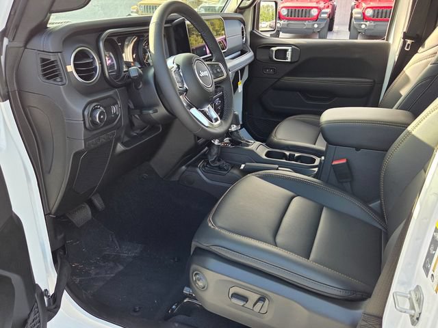 New 2026 Jeep Wrangler Unlimited Sahara AWD/4WD image 15