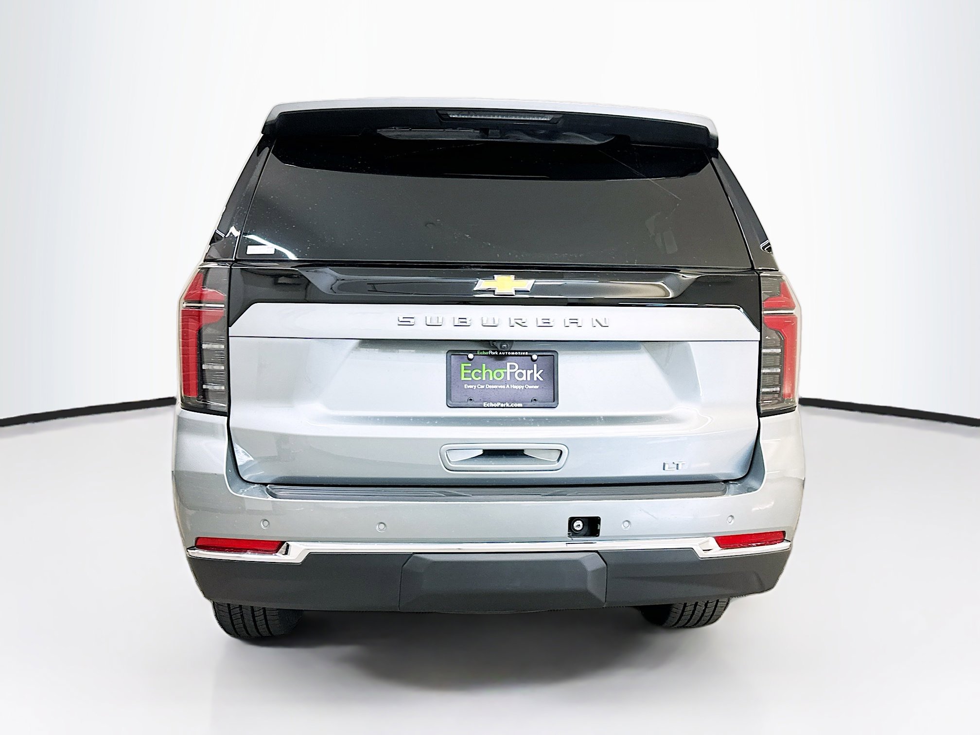 Used 2025 Chevrolet Suburban LT image 7