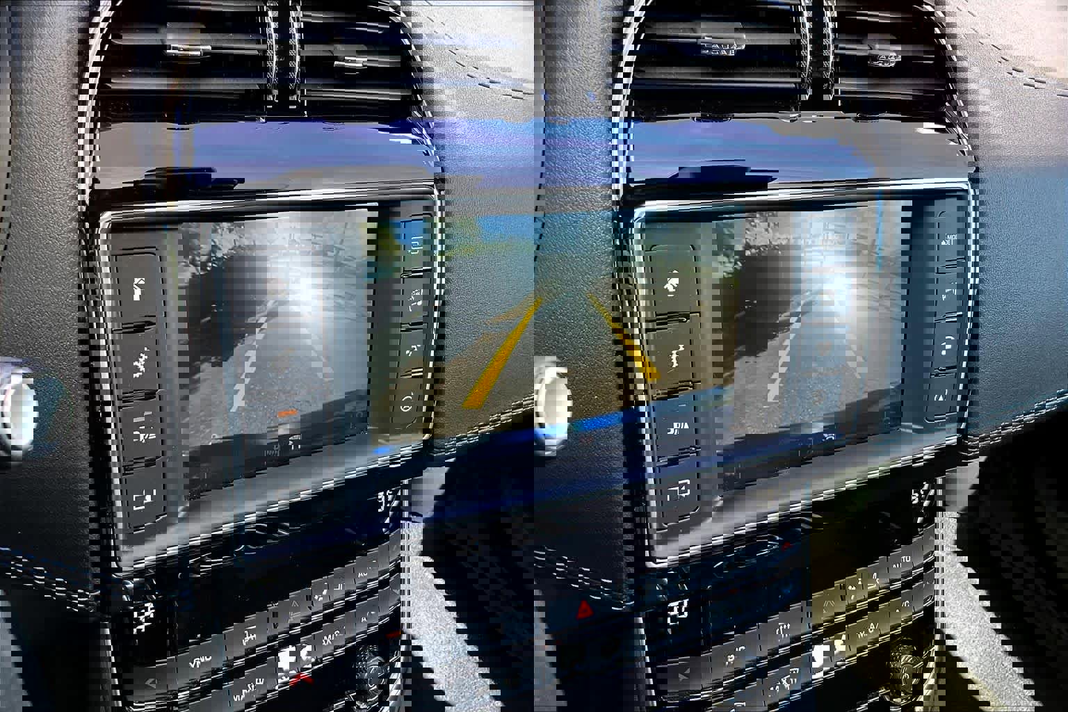 Used 2018 Jaguar XE R-Sport image 25