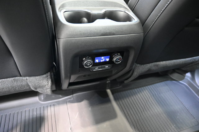New 2027 Chevrolet Traverse LT w/ LPO, Floor Liner Package FWD image 27