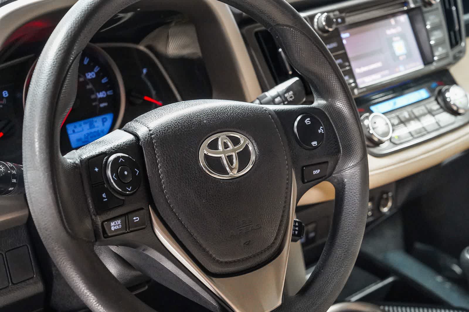 Used 2014 Toyota RAV4 XLE w/ Preferred Accessory Package FWD image 21