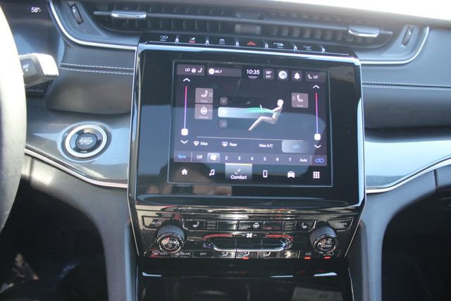 Used 2023 Jeep Grand Cherokee Altitude image 4