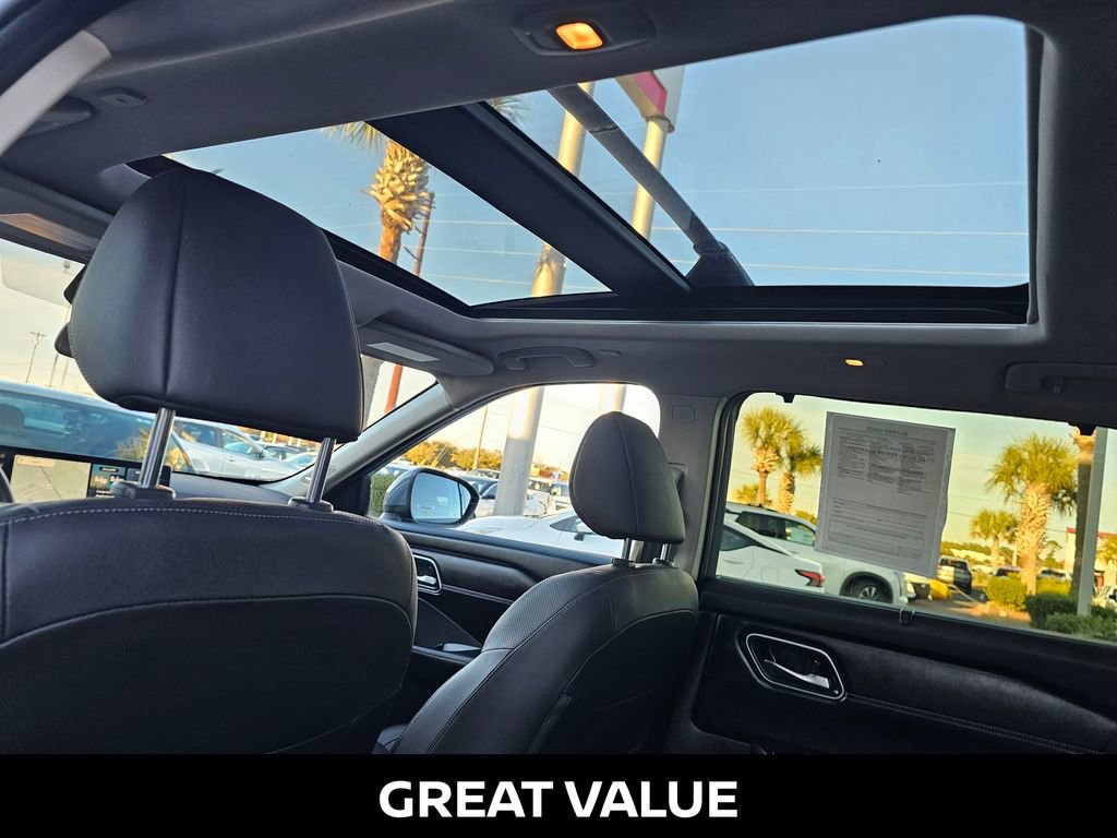 Used 2024 Nissan Rogue Platinum w/ Platinum Premium Package FWD image 18