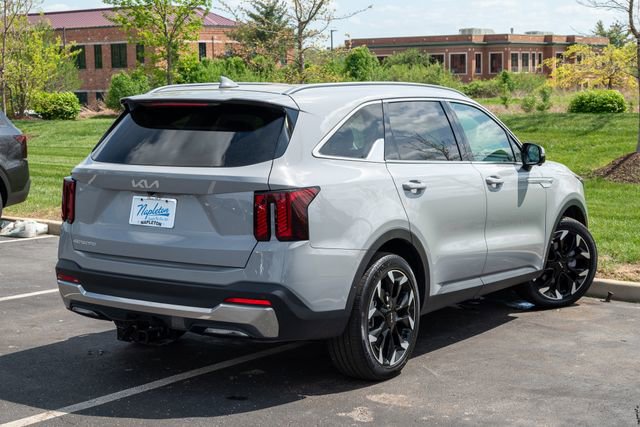 Certified 2025 Kia Sorento SX image 31