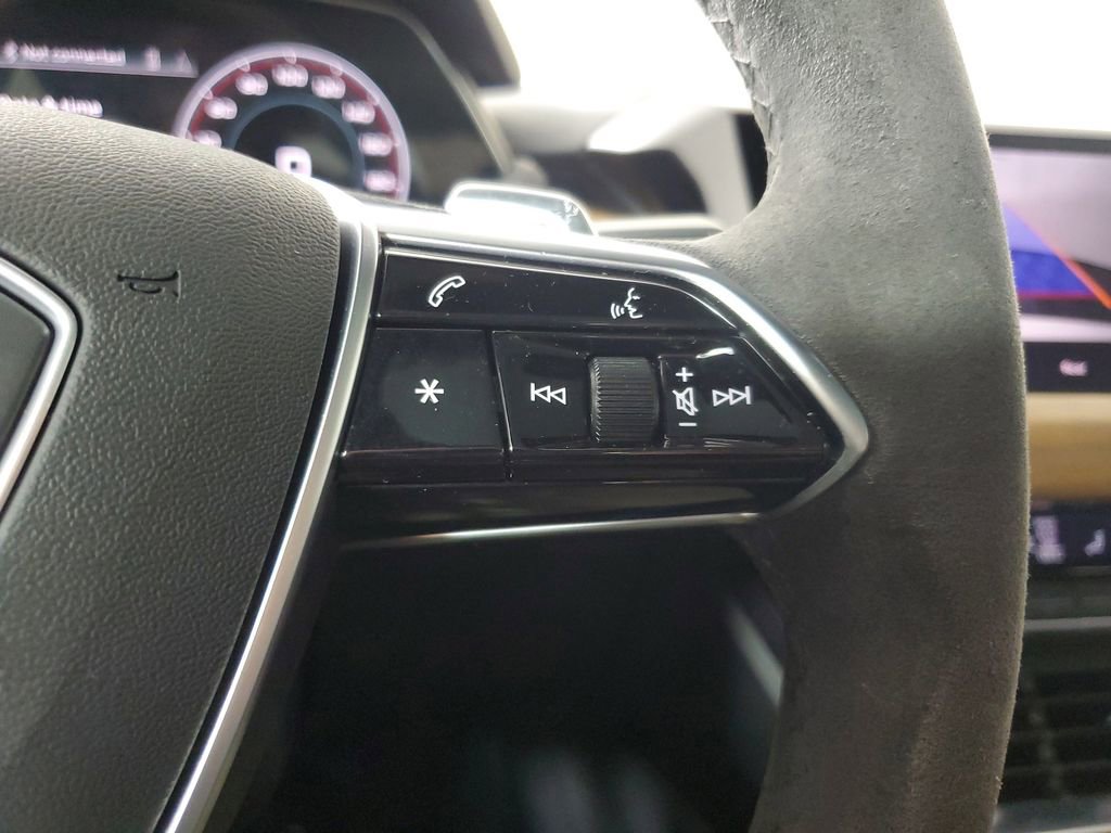 Used 2024 Audi e-tron GT Premium Plus image 25