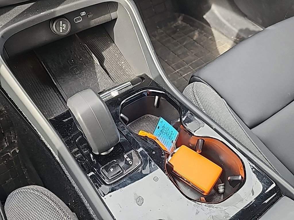Used 2023 Volvo XC40 Recharge Core w/ Protection Package Premier image 6