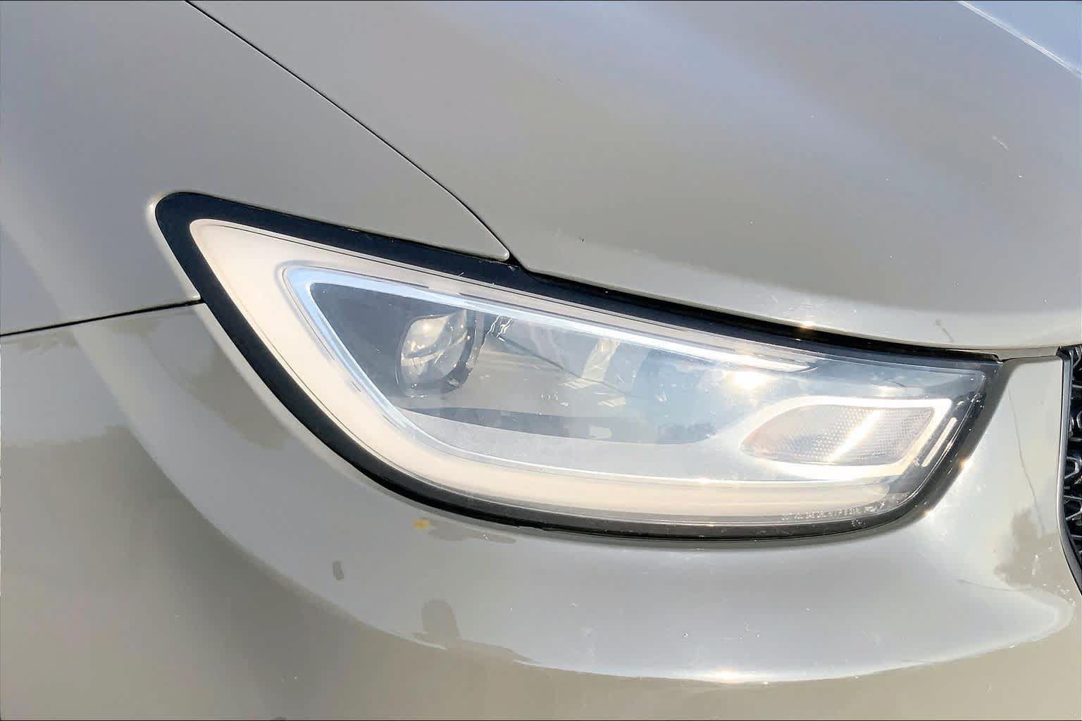 Used 2021 Chrysler Pacifica Touring-L w/ Uconnect Theater Family Group FWD image 24