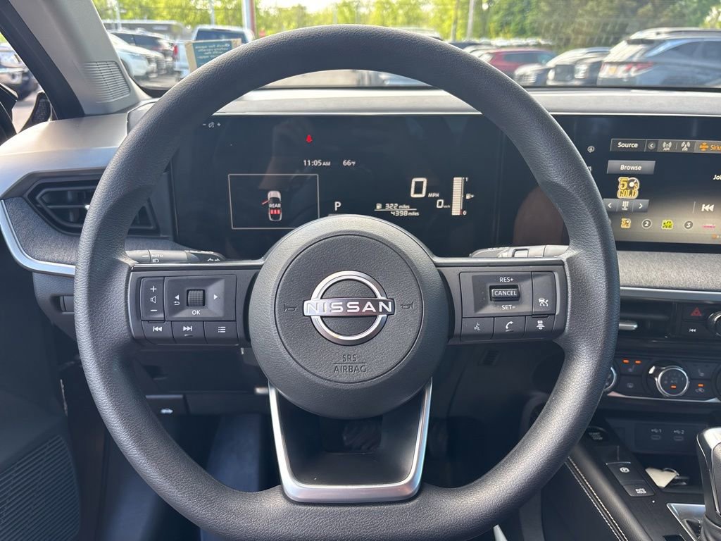 Used 2025 Nissan Kicks SV w/ SV Premium Package AWD/4WD image 18