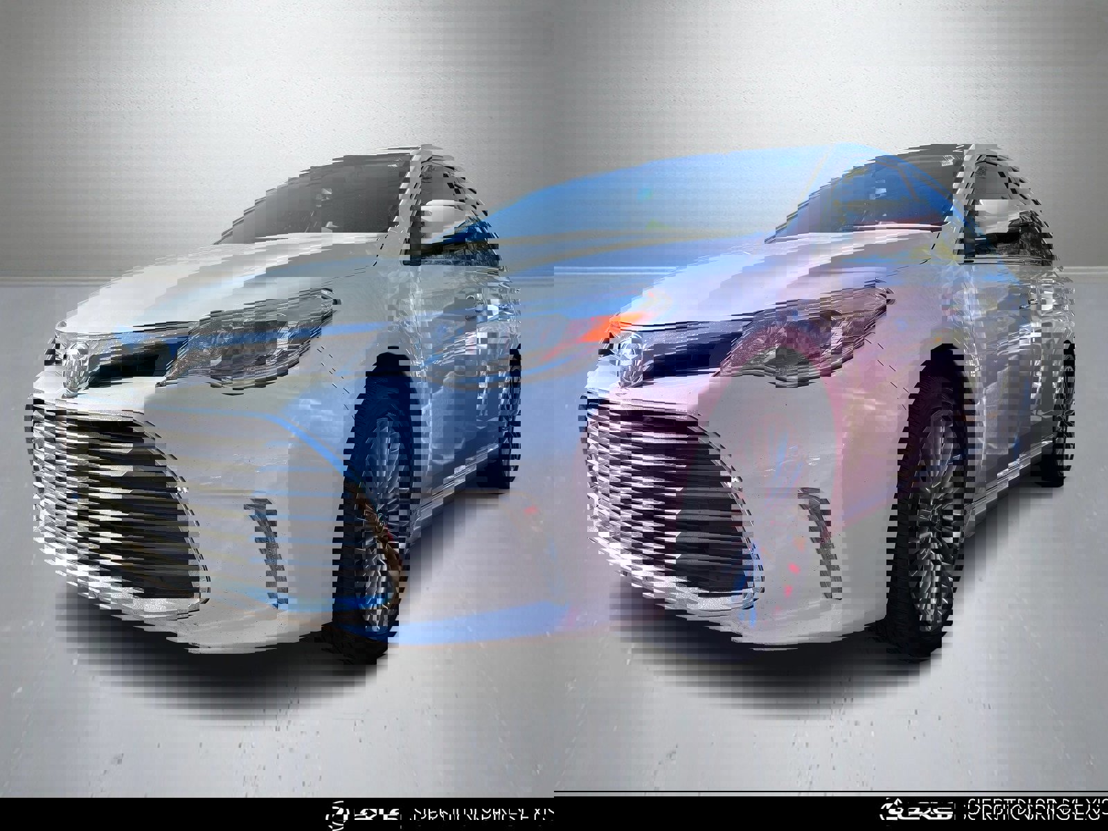 Used 2017 Toyota Avalon Limited image 5