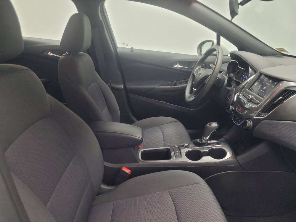 Used 2019 Chevrolet Cruze LT w/ Convenience Package FWD image 21