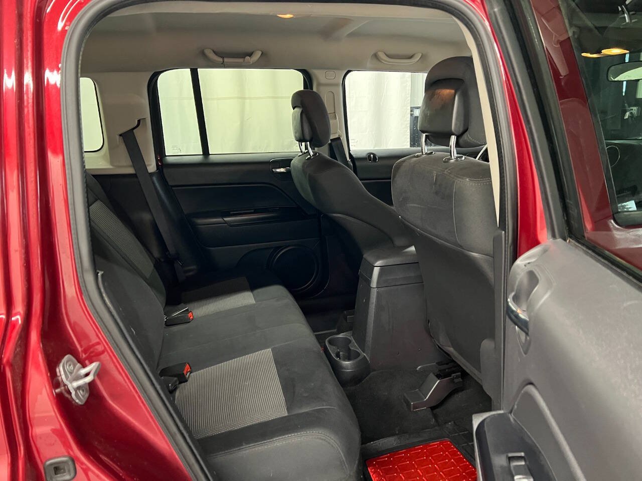 Used 2012 Jeep Patriot Latitude AWD/4WD image 10