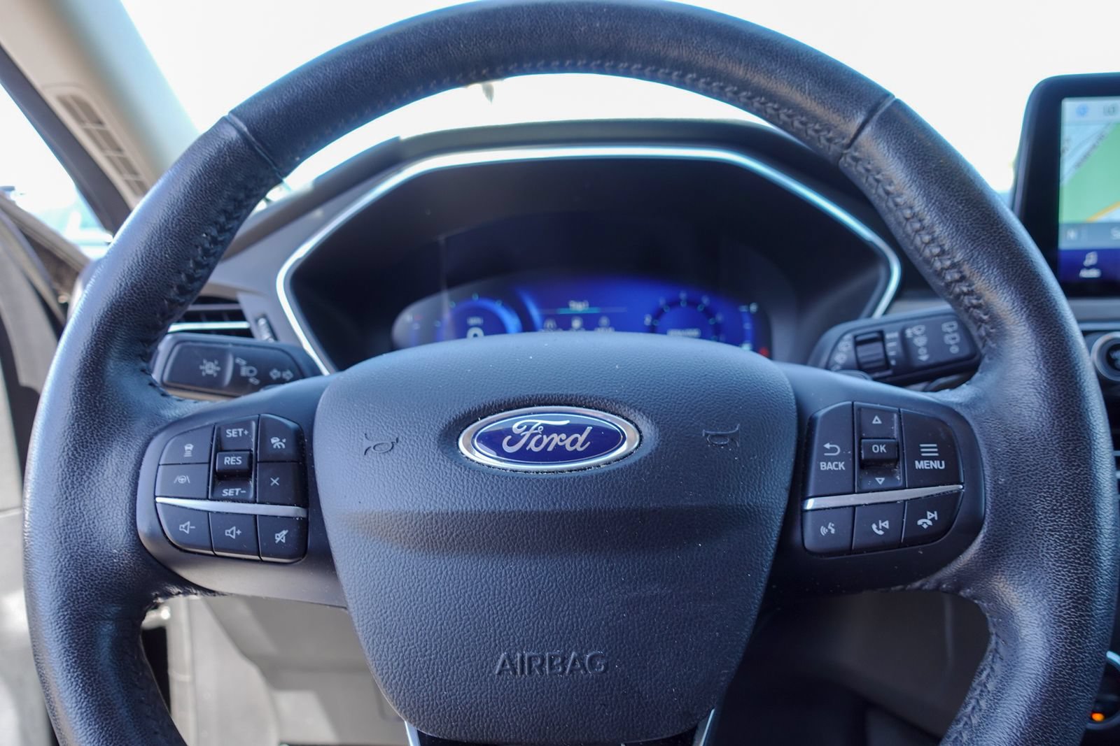 Used 2020 Ford Escape Titanium AWD/4WD image 17