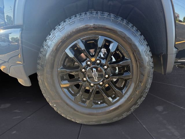 Used 2025 Chevrolet Silverado 2500 Custom w/ Custom Value Package image 14