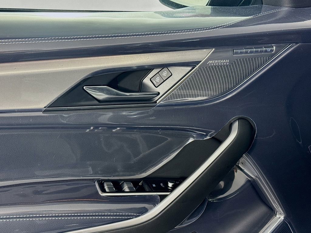 New 2026 Jaguar F-PACE R-Dynamic S image 17