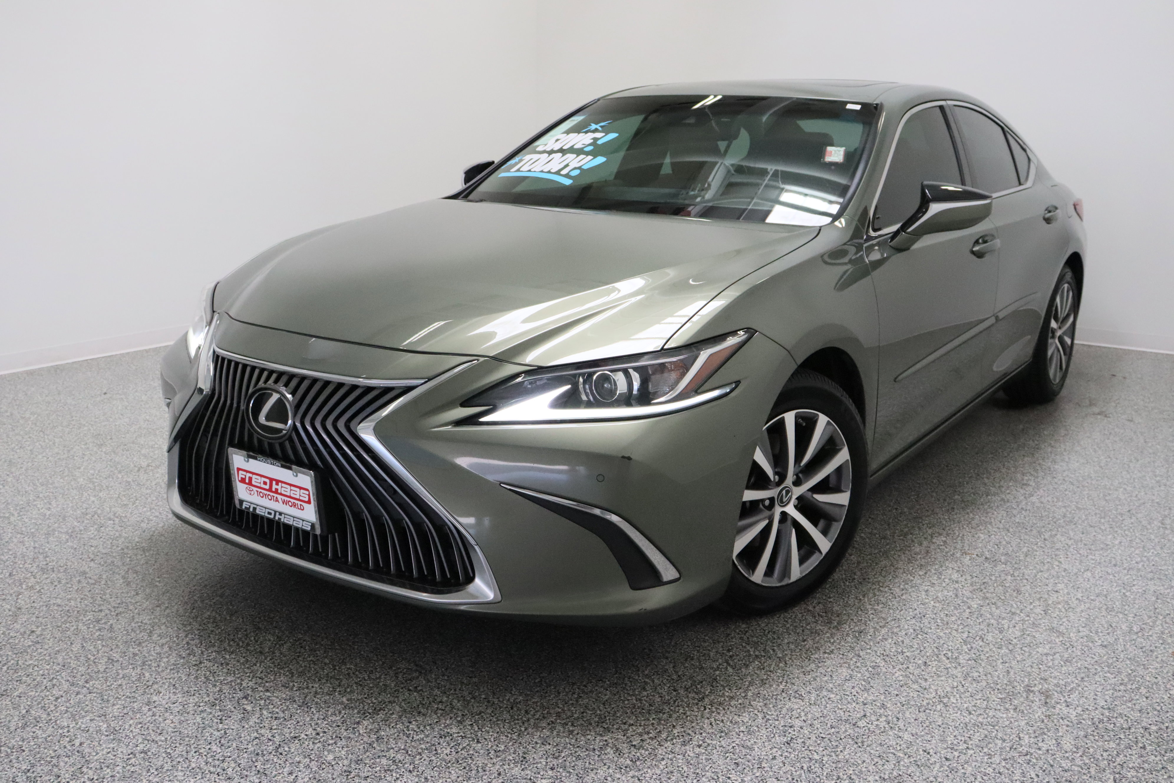 Used 2019 Lexus ES 350 w/ Premium Package FWD image 2
