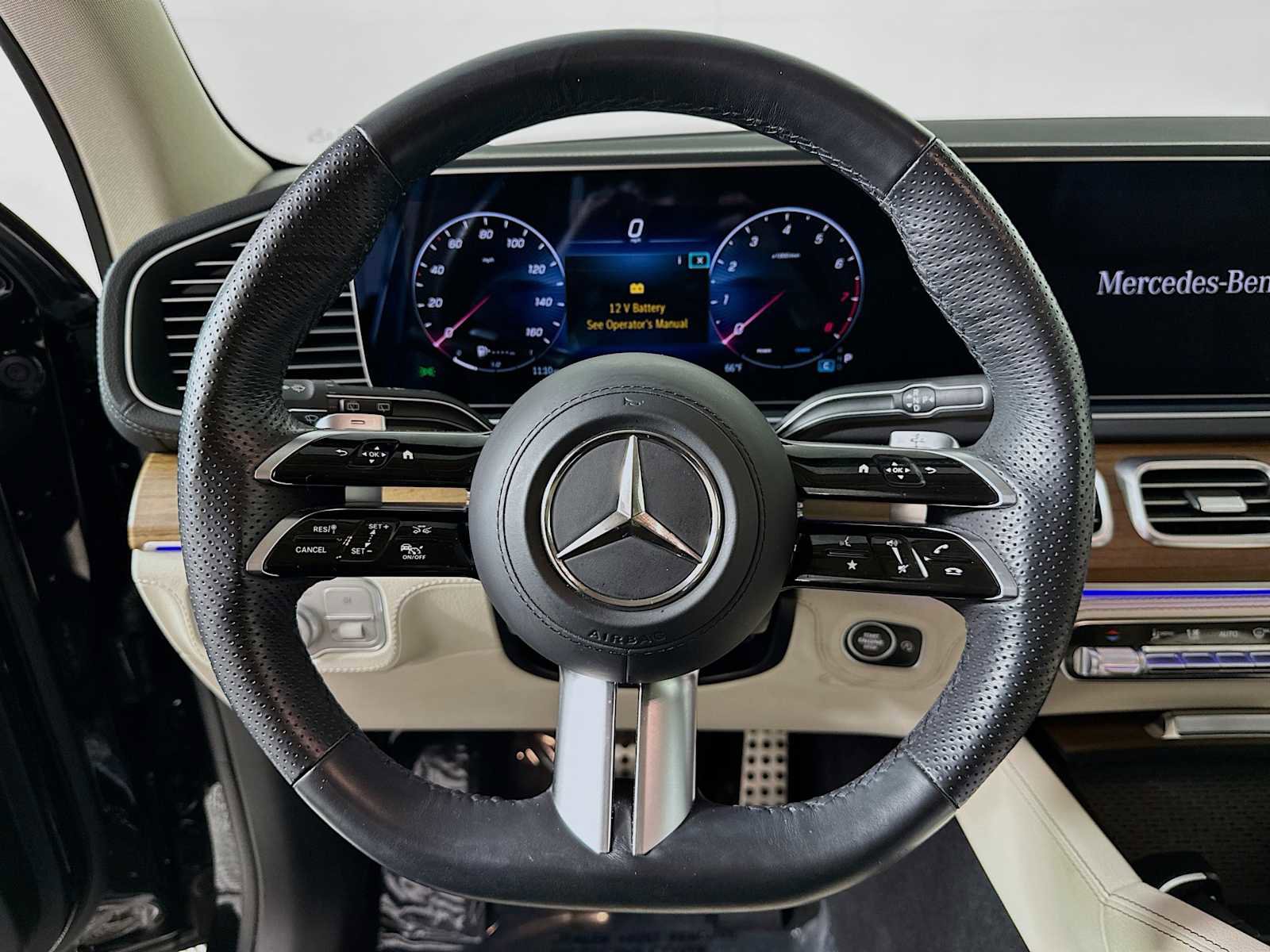 Used 2024 Mercedes-Benz GLS 580 4MATIC image 15