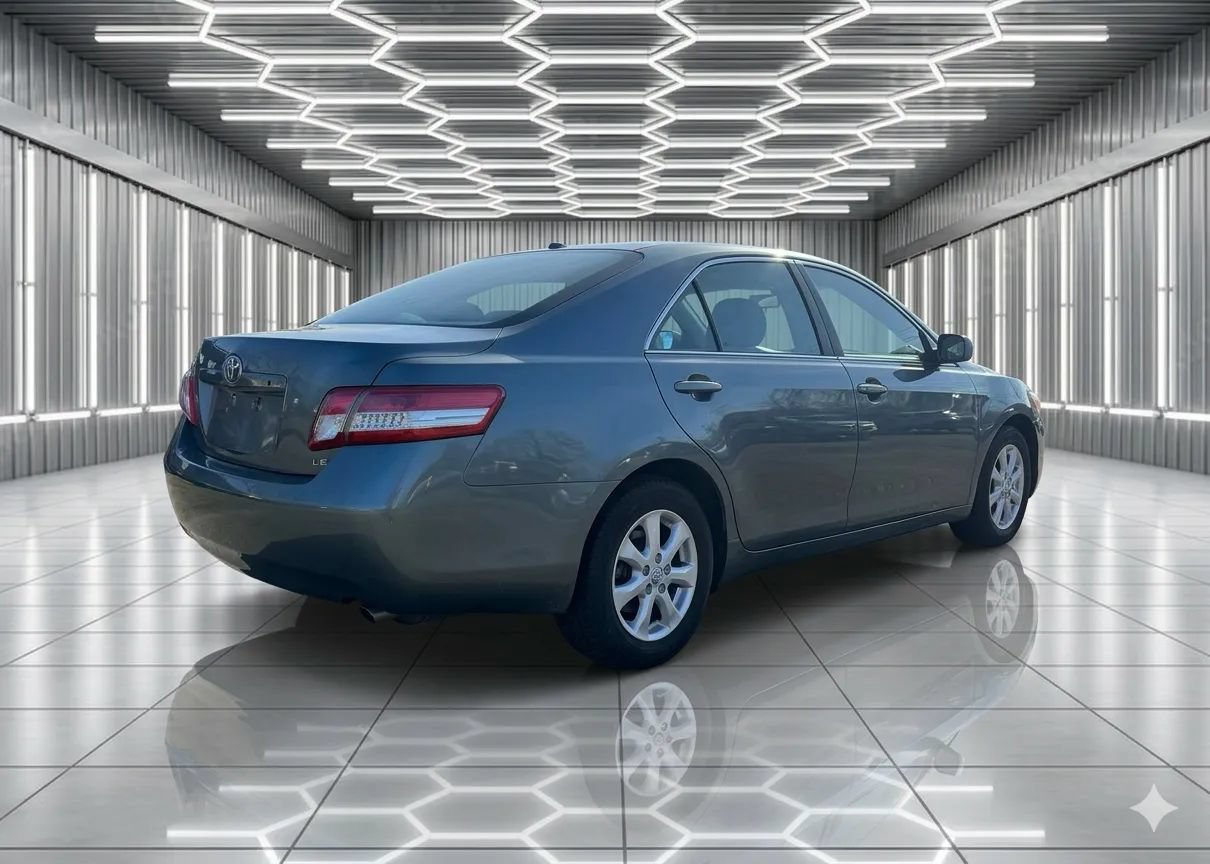 Used 2011 Toyota Camry LE w/ LE Extra-Value Pkg FWD image 3