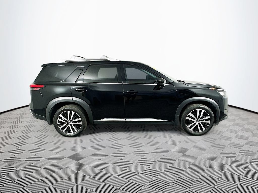 Certified 2025 Nissan Pathfinder Platinum w/ Black Appearance Package AWD/4WD image 13