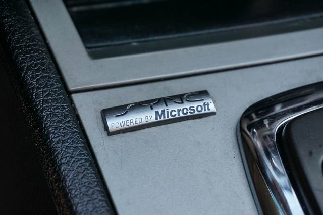 Used 2010 Ford Fusion Hybrid FWD image 19
