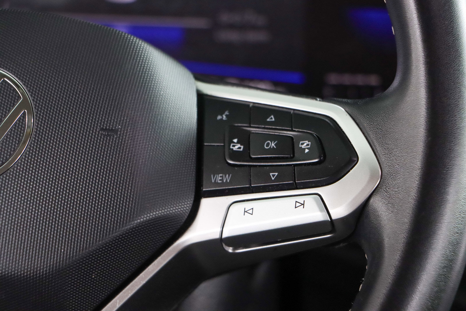 Used 2023 Volkswagen Atlas SE image 14