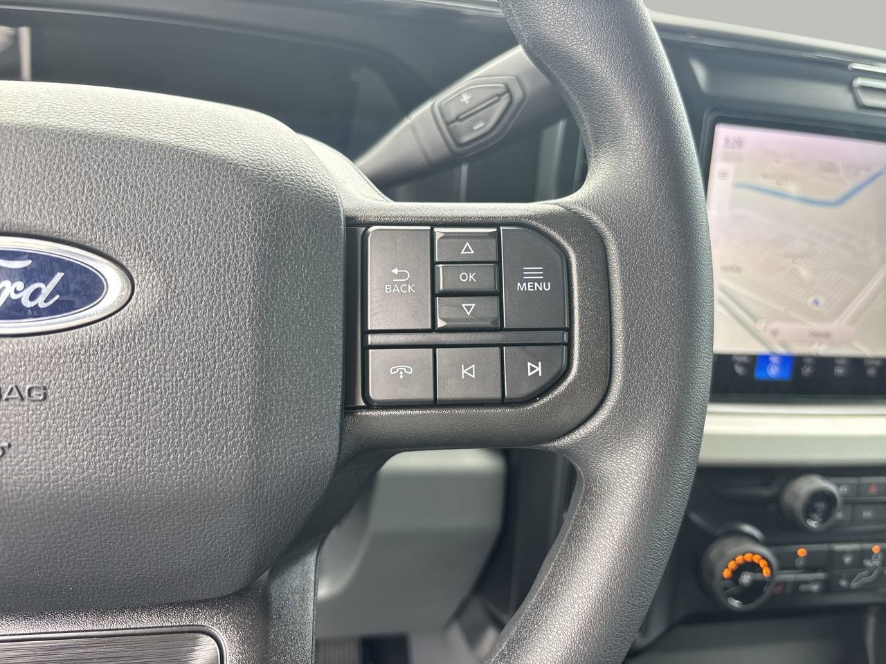 New 2025 Ford F250 XLT w/ Black Appearance Package image 33