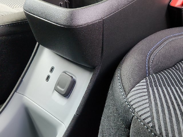 New 2027 Chevrolet Bolt LT w/ Comfort Package FWD image 31