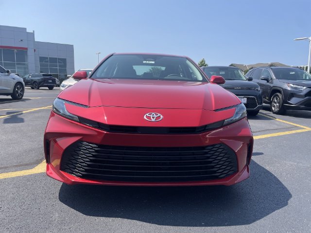 Used 2025 Toyota Camry LE FWD image 11