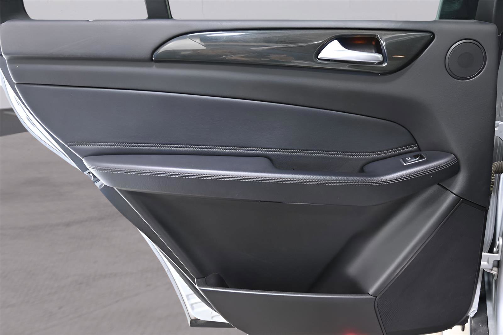 Used 2018 Mercedes-Benz GLS 450 4MATIC w/ Premium Package image 13