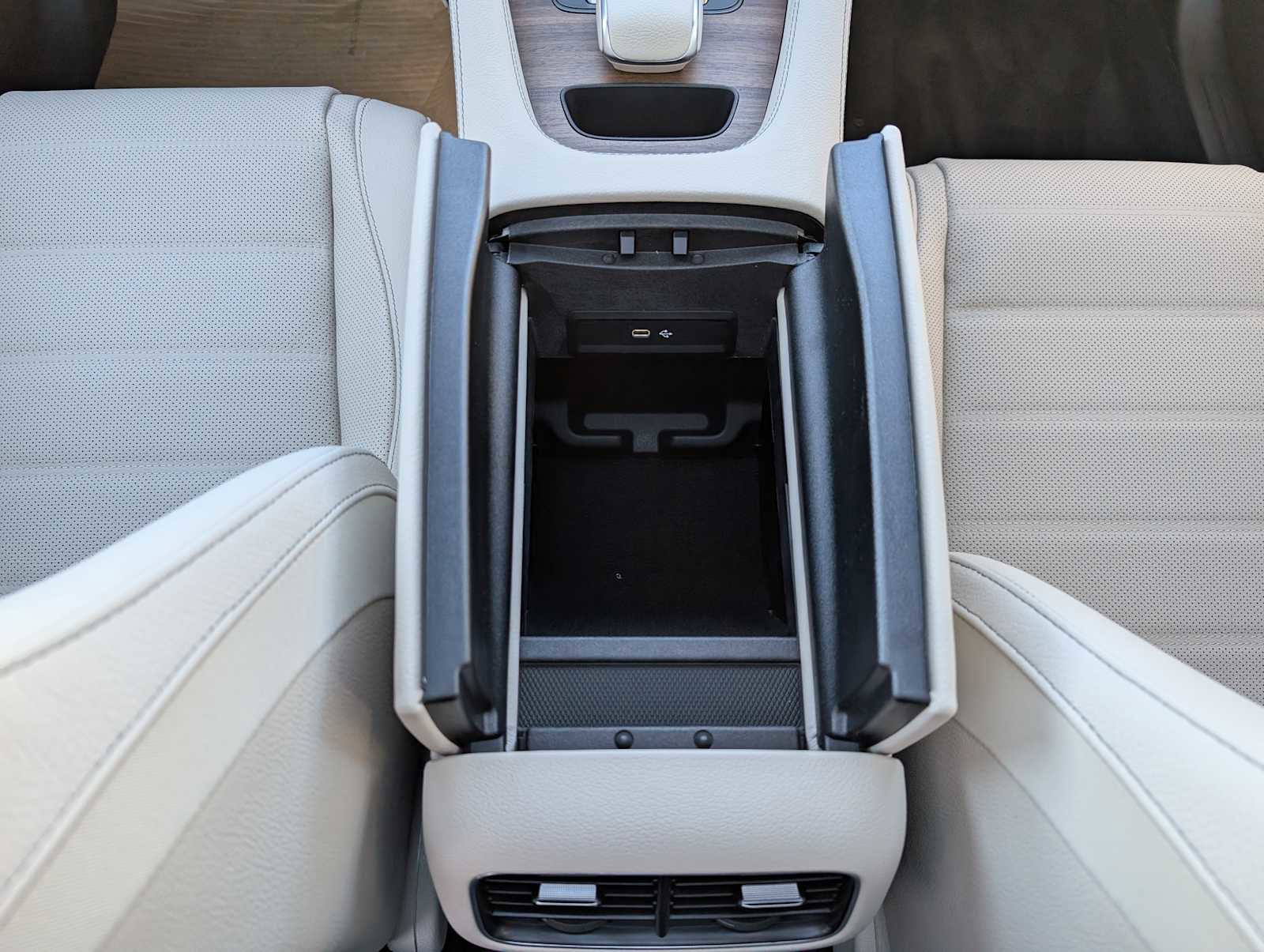 New 2026 Mercedes-Benz GLE 450 4MATIC Coupe image 14