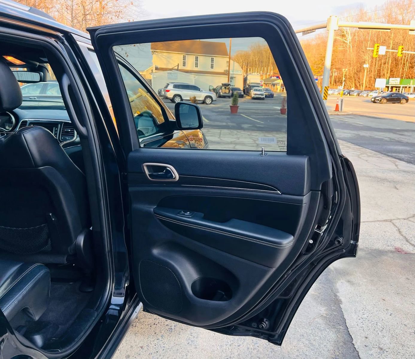 Used 2017 Jeep Grand Cherokee Limited RWD image 26