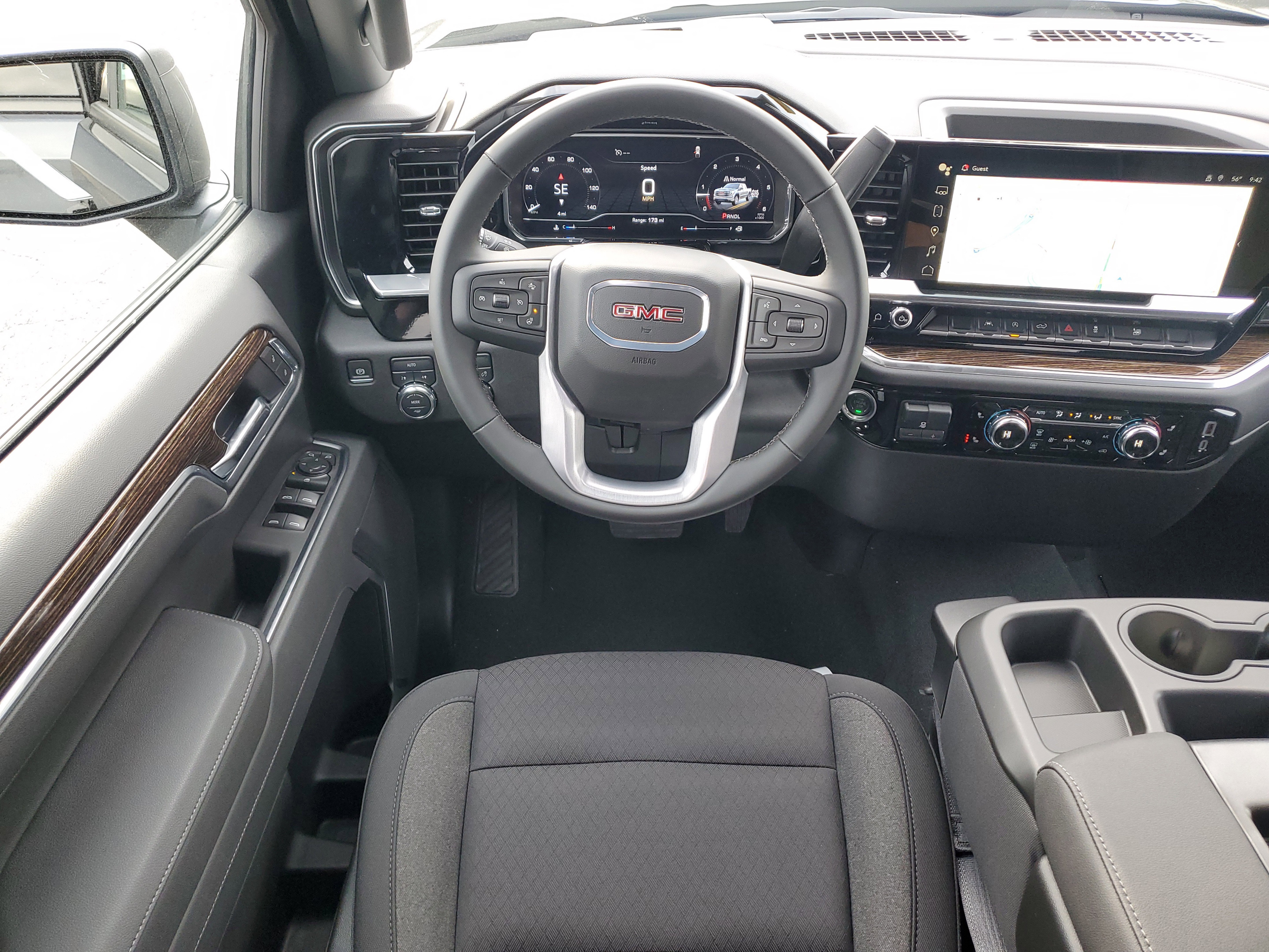New 2025 GMC Sierra 1500 Elevation image 17