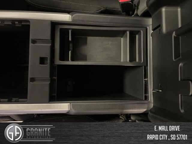 Used 2019 Nissan Titan SV w/ SV Convenience Package AWD/4WD image 17