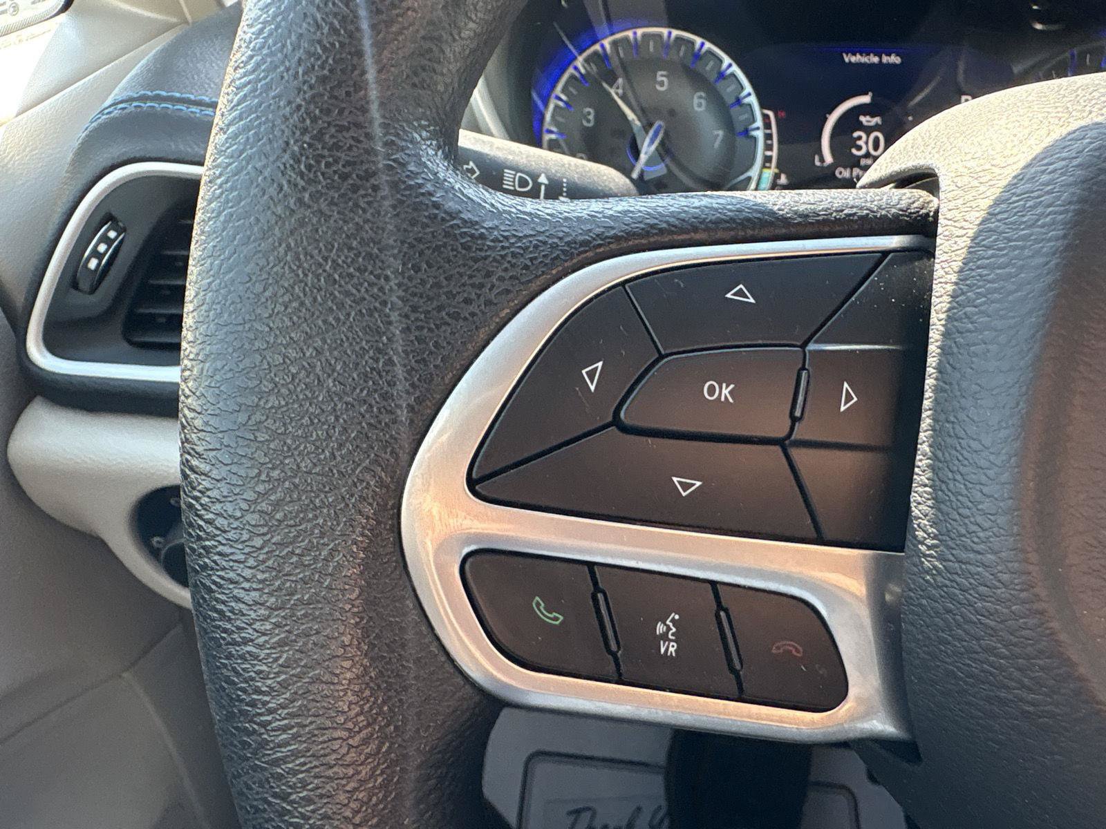 Used 2021 Chrysler Pacifica Touring FWD image 20